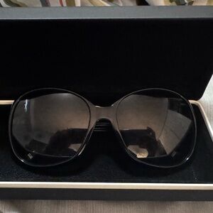 Authentic Givenchy Oversize Sunglass w/Case